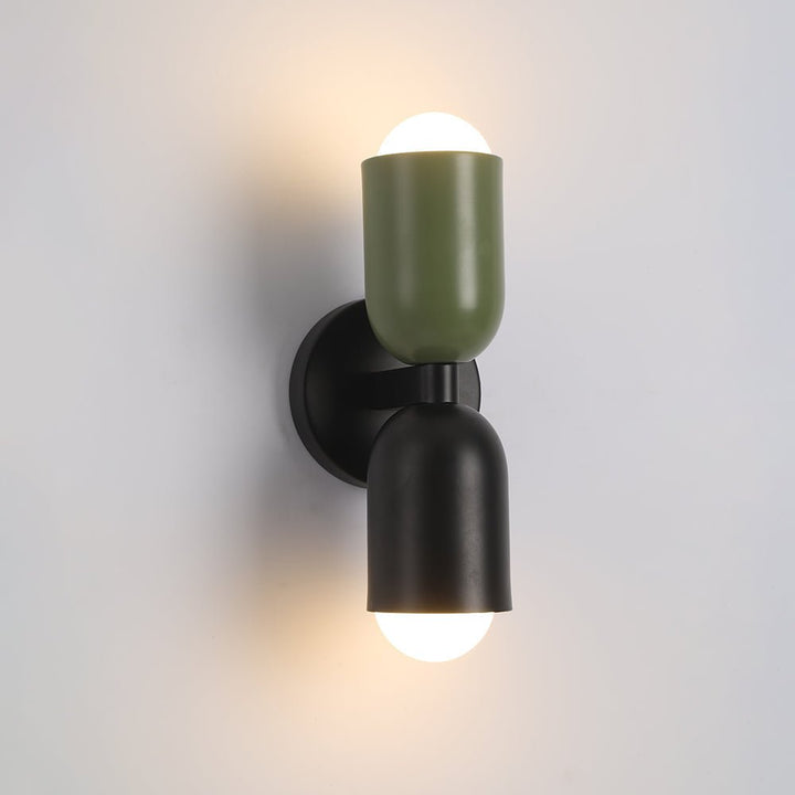Skalvi | Serene Färgad Vägglampa för Mysiga Moderna Interiörer