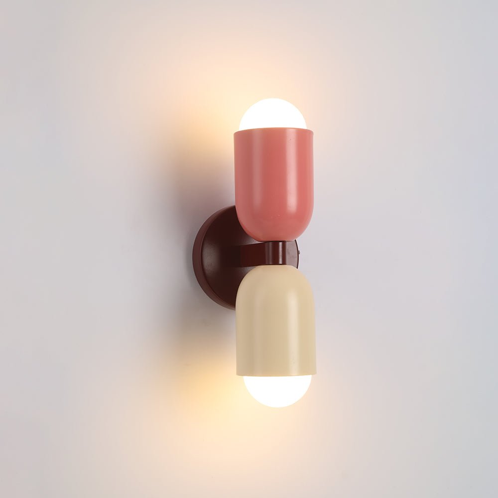 Skalvi | Serene Färgad Vägglampa för Mysiga Moderna Interiörer