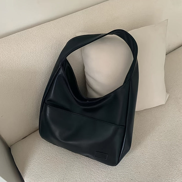 Minimalistisk Svart Läder Hoboväska | Vardags Chic
