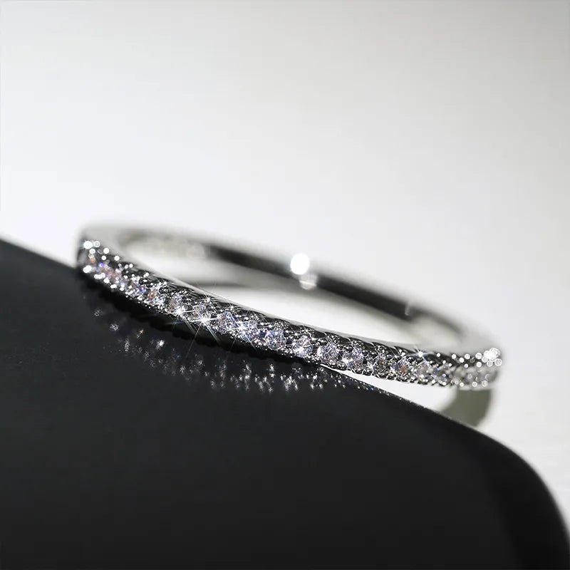 Minimalistisk Halv Evighetsring | Symbol för Evig Kärlek