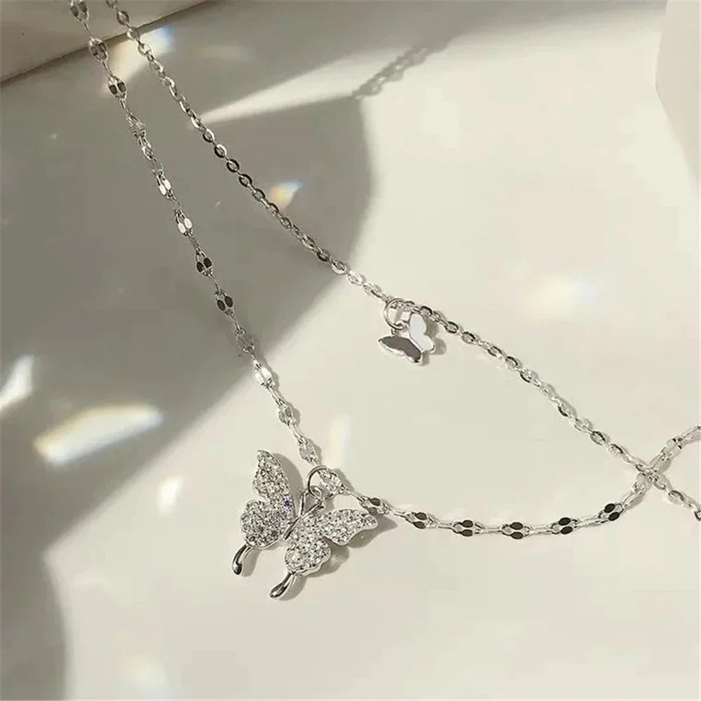 Vivienne | Eleganta silver Halsband Uppsättning med Skimrande Fjärilshänge