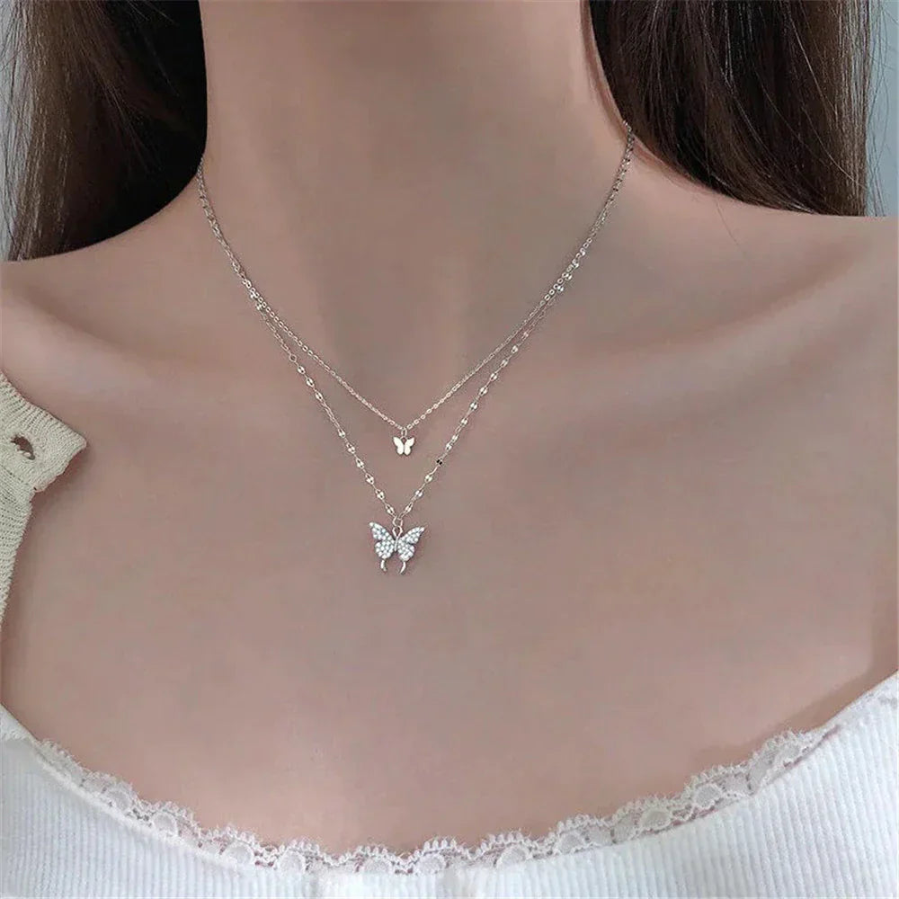 Vivienne | Eleganta silver Halsband Uppsättning med Skimrande Fjärilshänge