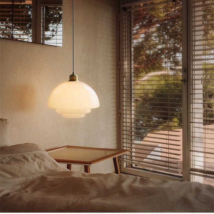 Yandir | Hängande lampa med mjölkvit skärm för retro och moderna interiörer