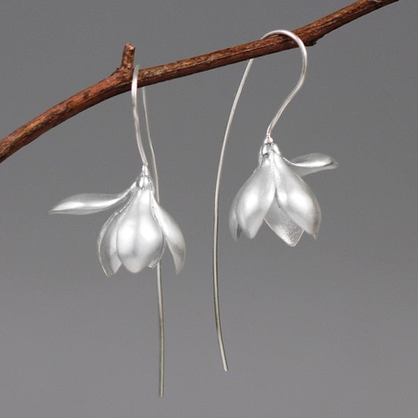 Magnolia Blomma Dingla Örhängen  | Eleganta Droppe Blommig Smycken
