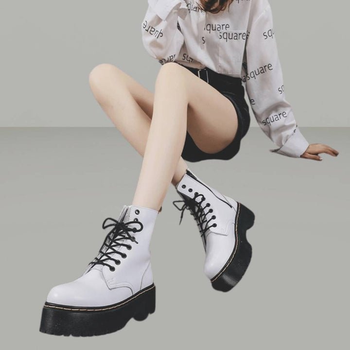 Martens | Modern Spetsig Känga - Stilren och Komfort-Fokuserad