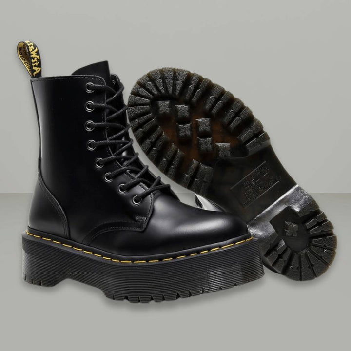 Martens | Modern Spetsig Känga - Stilren och Komfort-Fokuserad