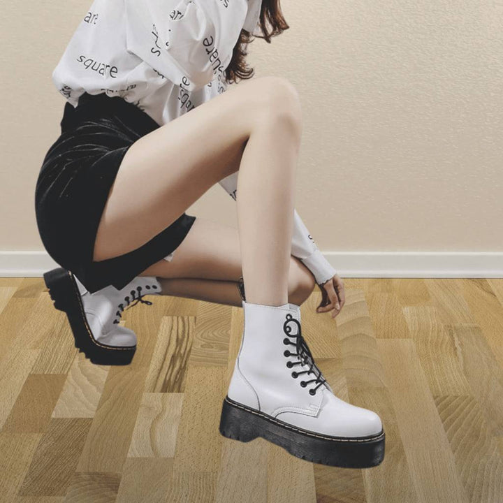 Martens | Modern Spetsig Känga - Stilren och Komfort-Fokuserad