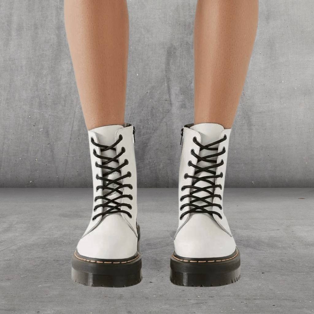 Martens | Modern Spetsig Känga - Stilren och Komfort-Fokuserad