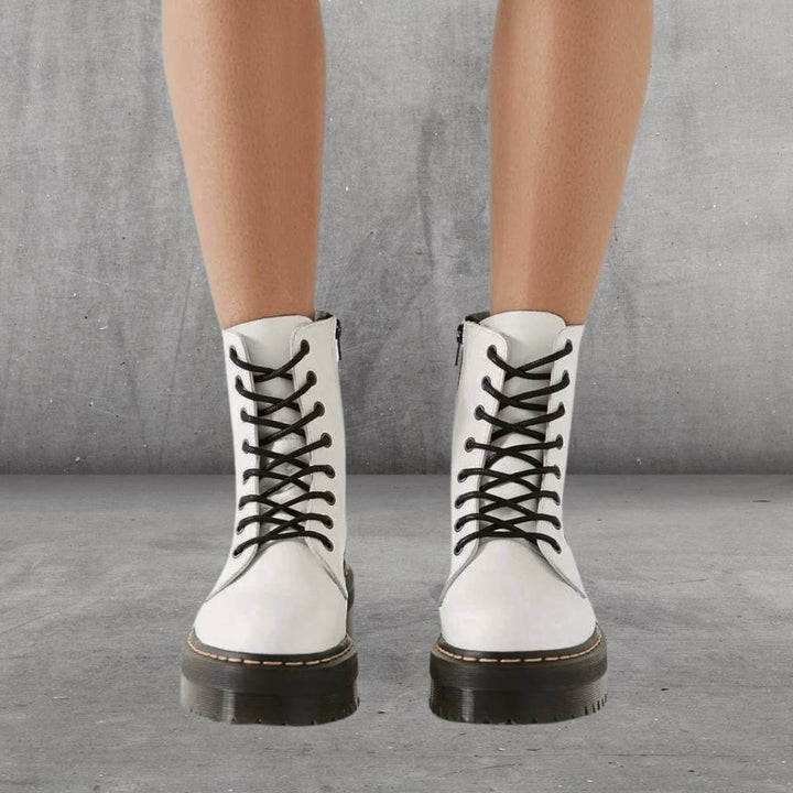 Martens | Modern Spetsig Känga - Stilren och Komfort-Fokuserad