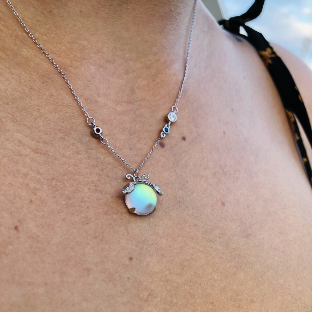 Mia | Sterling Silver Eldfluga Halsband med Månadssten Hänge