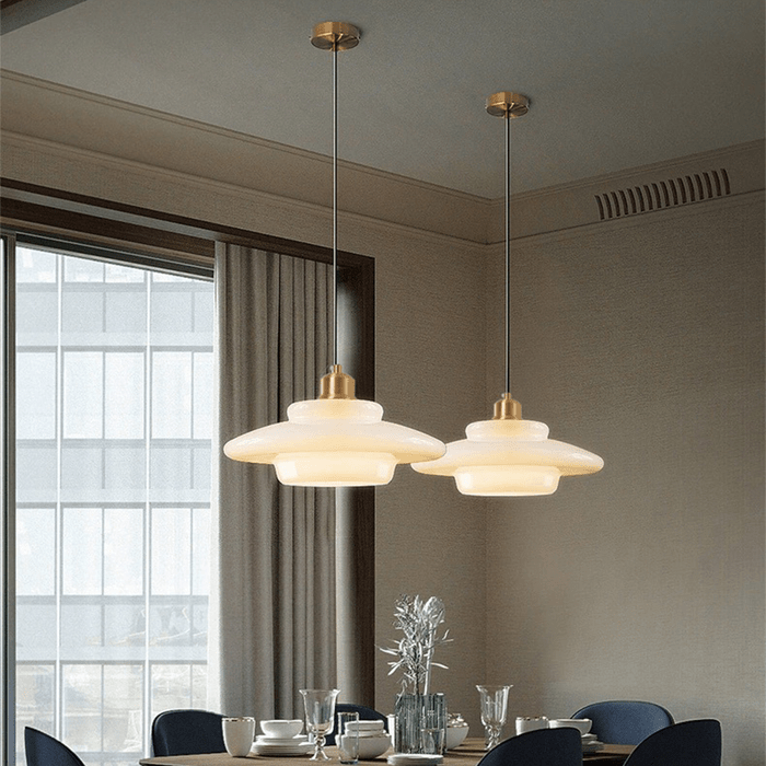 Yandir | Hängande lampa med mjölkvit skärm för retro och moderna interiörer