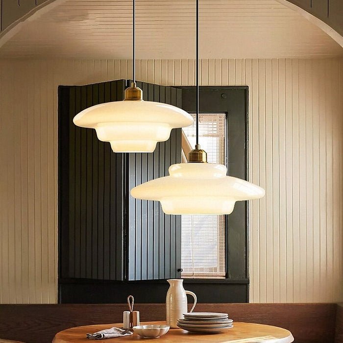 Yandir | Hängande lampa med mjölkvit skärm för retro och moderna interiörer