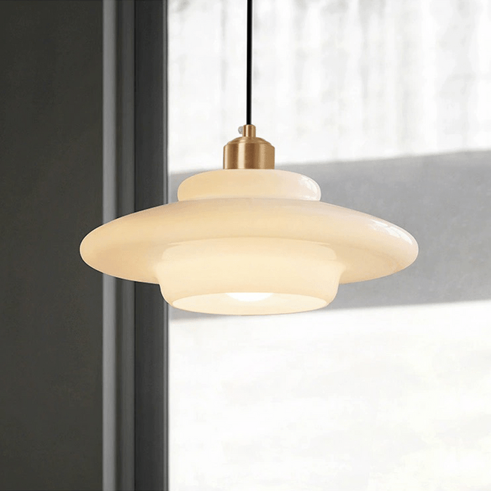 Yandir | Hängande lampa med mjölkvit skärm för retro och moderna interiörer