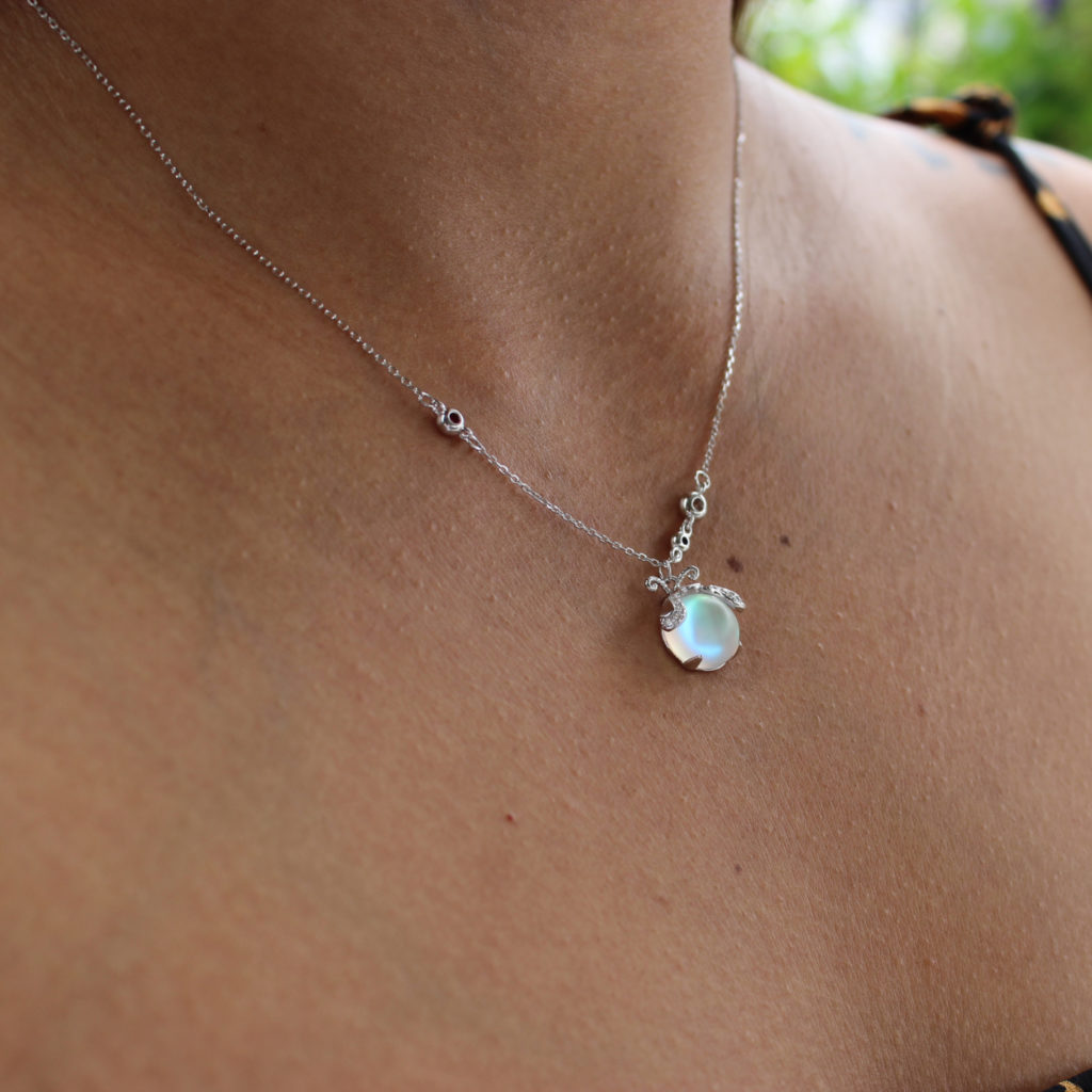 Mia | Sterling Silver Eldfluga Halsband med Månadssten Hänge