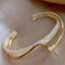 Eleganta Vit Opal Armring
